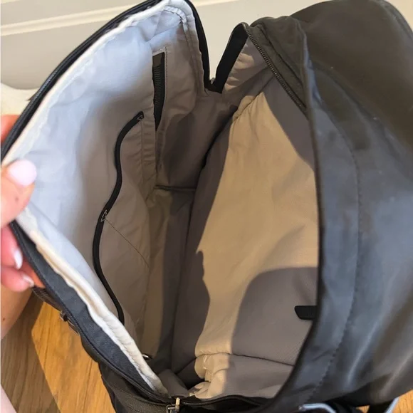 Tumi Black Men's Travel Backpack with Multiple Zip Pockets - Picture 11 of 12